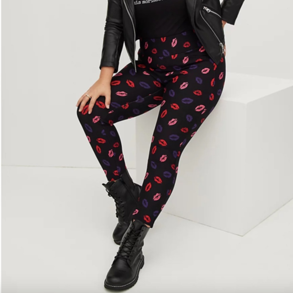 TORRID POCKET PIXIE SKINNY STUDIO LUXE PONTE HIGH-RISE PANT - NEW- Plus Size 0X